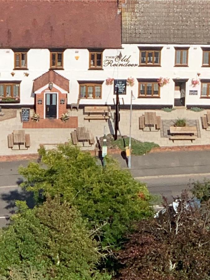 Old Reindeer At Edingley Hotel Farnsfield Exterior photo